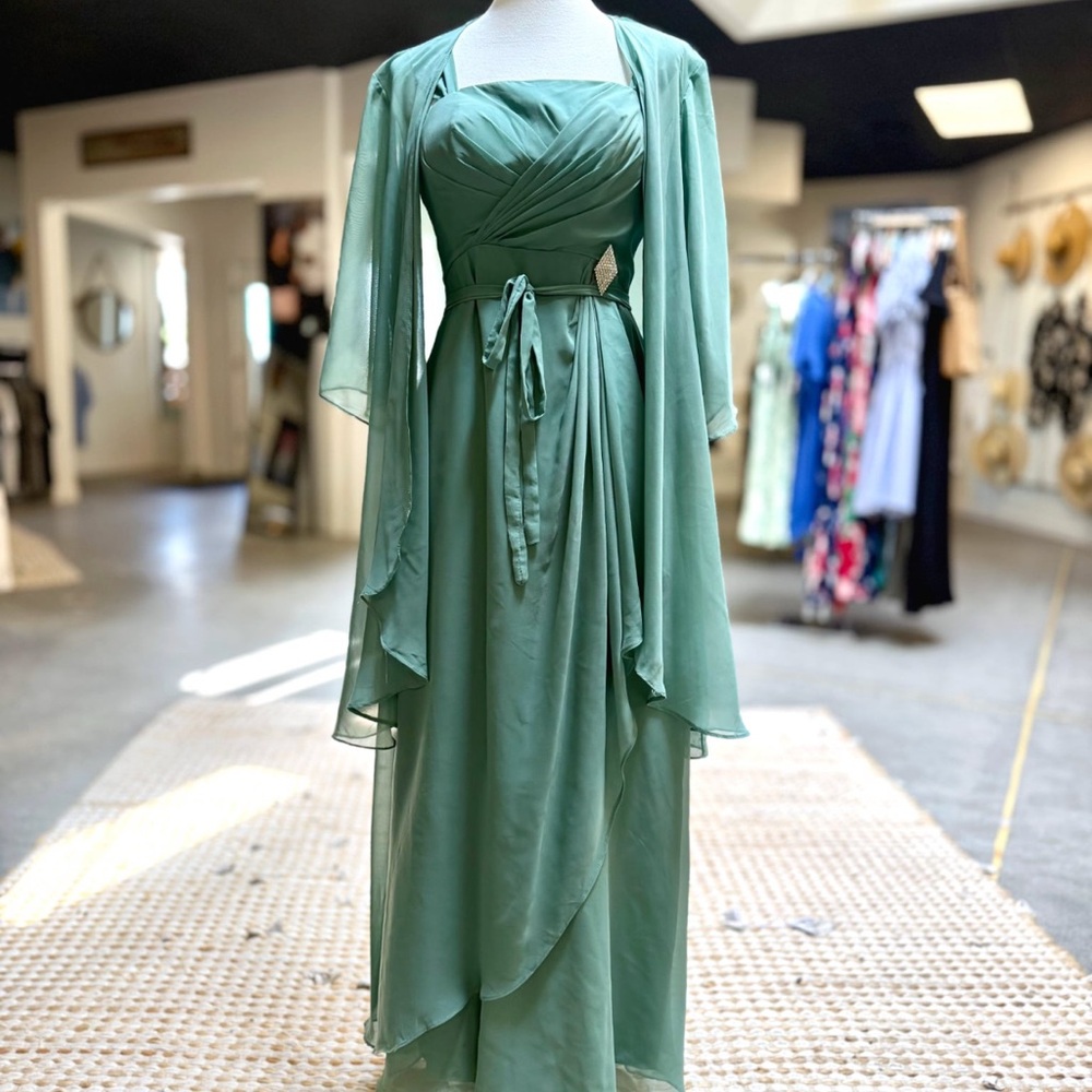 Elegant Green Evening Dress
